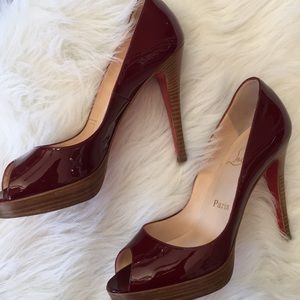 Christian Louboutin maroon patent heels ✅